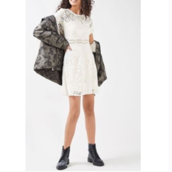 TOPSHOP Ivory/Cream Short Sleeve Floral Lace Dress | M - Picture 16 of 16